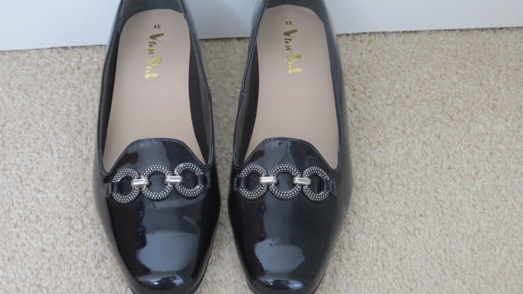 van dal ladies navy shoes